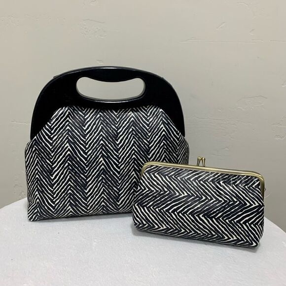 Handmade Genuine Calfskin Kisslock Clutch/Cosmetic bag/Phone Case/Crossbody - Picture 14 of 14